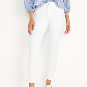 NWT Old Navy white super skinny jeans